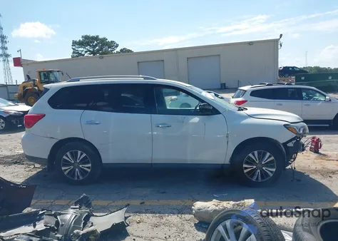 2018 Nissan Pathfinder S z USA, uszkodzony, nr VIN 5N1DR2MN2JC631773